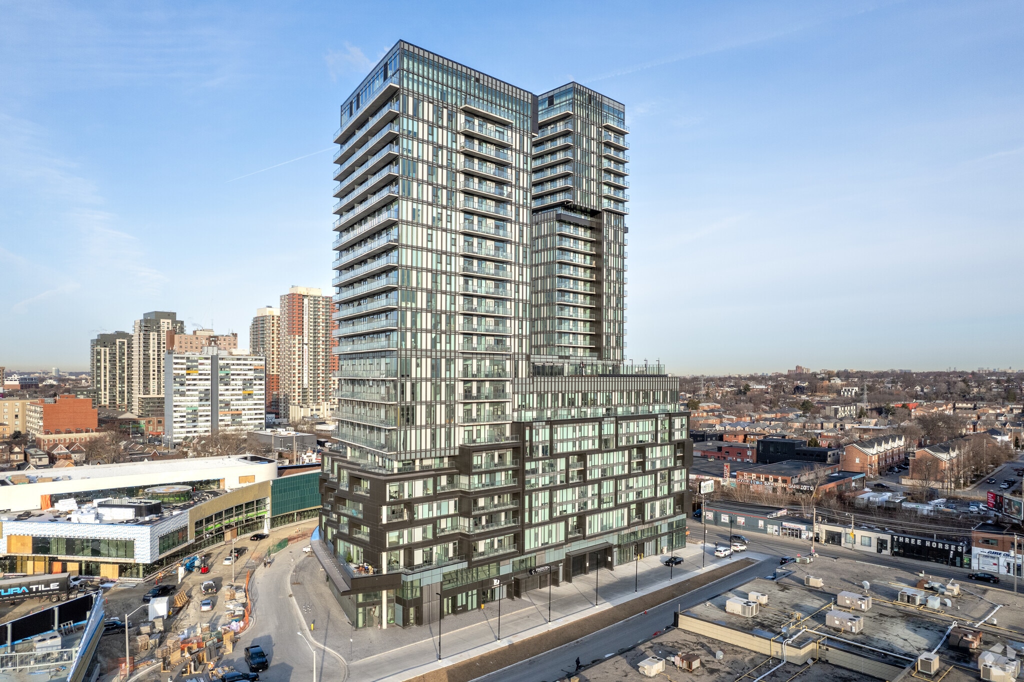 1245 Dupont St, Toronto, ON à louer Photo principale– Image 1 sur 14