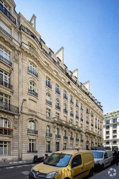 5 Rue Jules Lefebvre, Paris à louer - Photo de l’immeuble – Image 3 sur 15