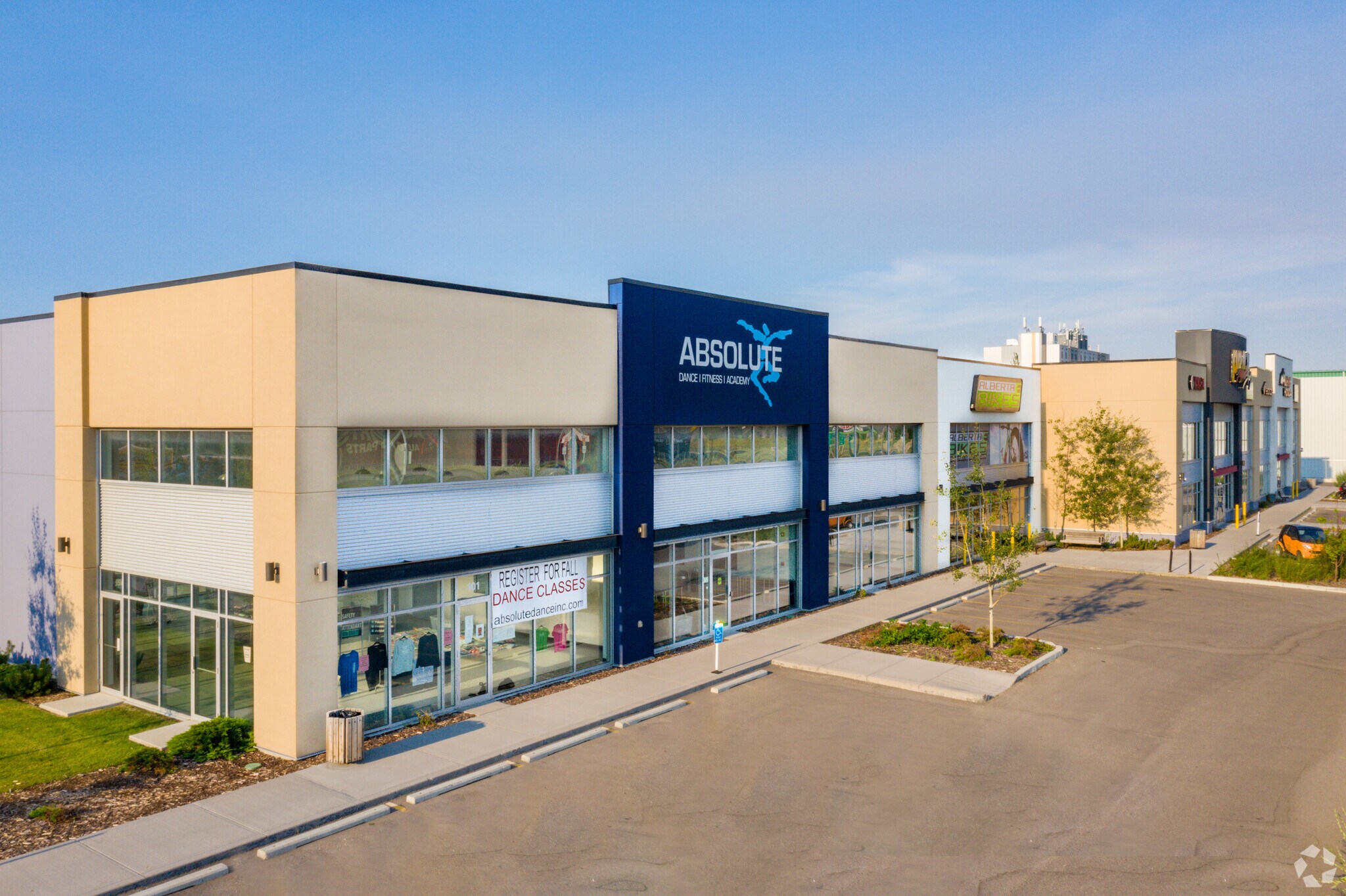 620-630 Mcknight Blvd NE, Calgary, AB à louer Photo de l’immeuble– Image 1 sur 5