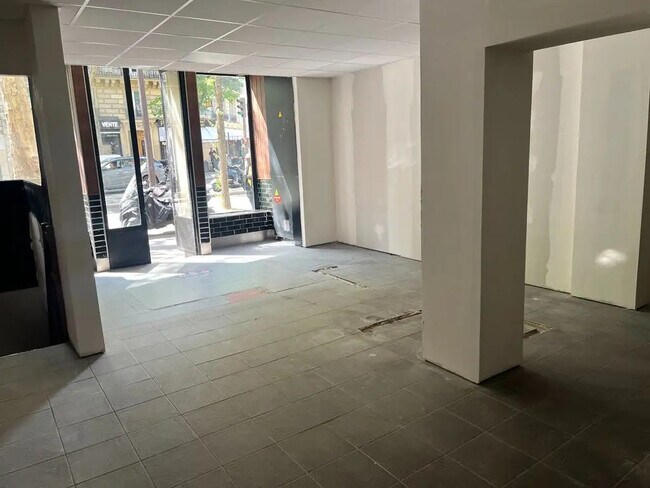 Plus de détails pour Local commercial à louer
