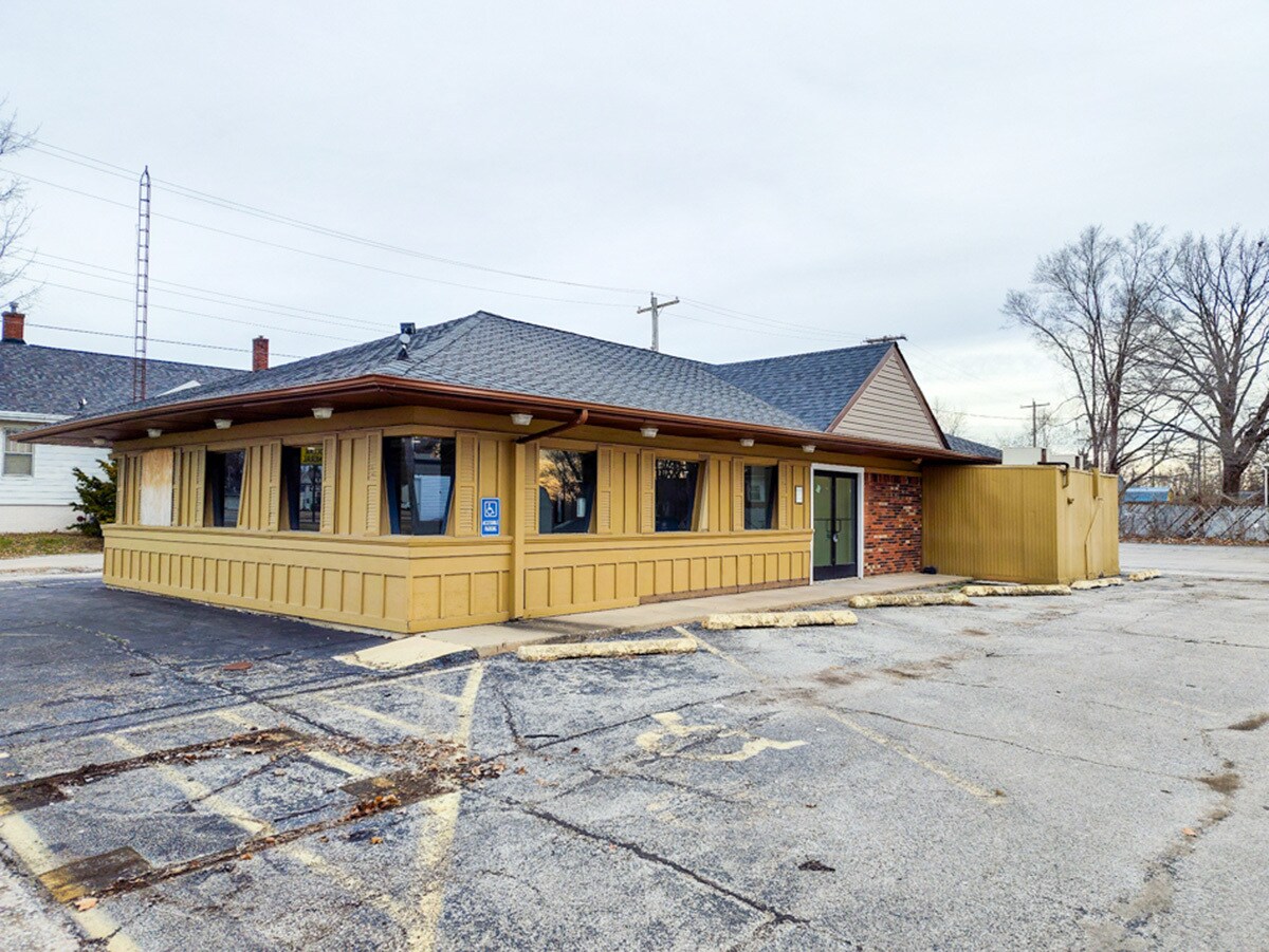 735 W Broadway, Centralia, IL à louer Photo de l’immeuble– Image 1 sur 9