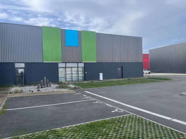 Plus de détails pour Local commercial à louer