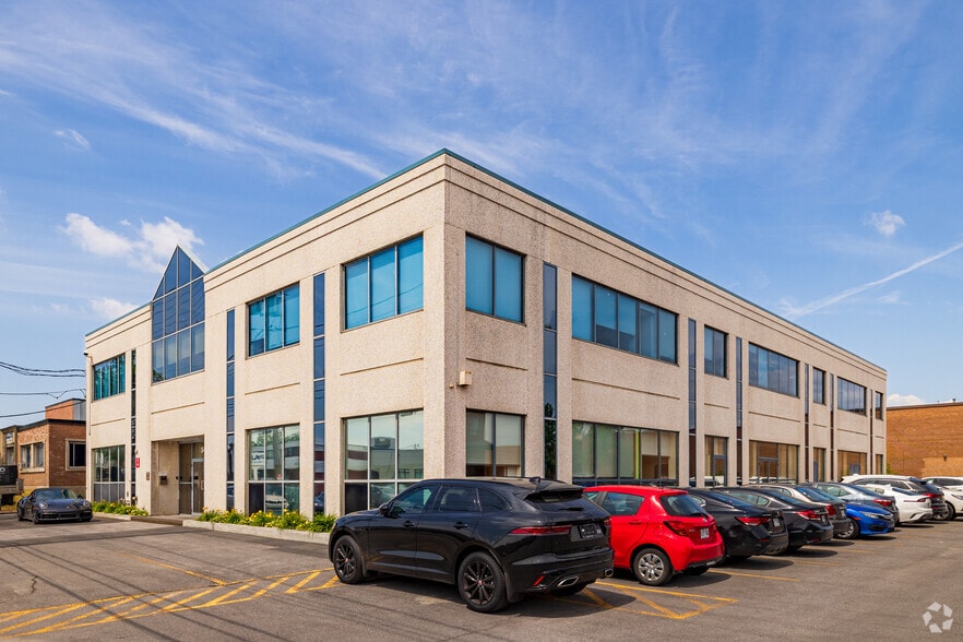 5485 Rue Paré, Mt Royal, QC à louer - Photo principale – Image 1 sur 6
