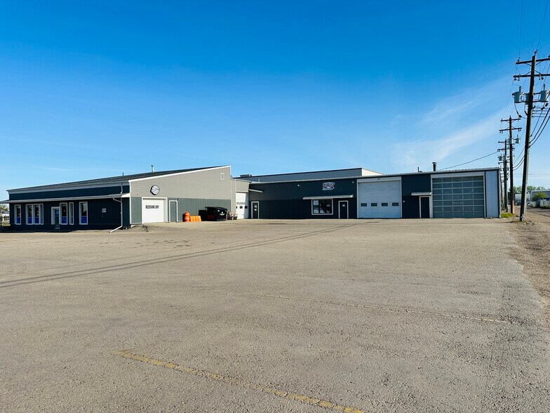 12615 100 St, Grande Prairie, AB à louer - Photo de l’immeuble – Image 2 sur 10