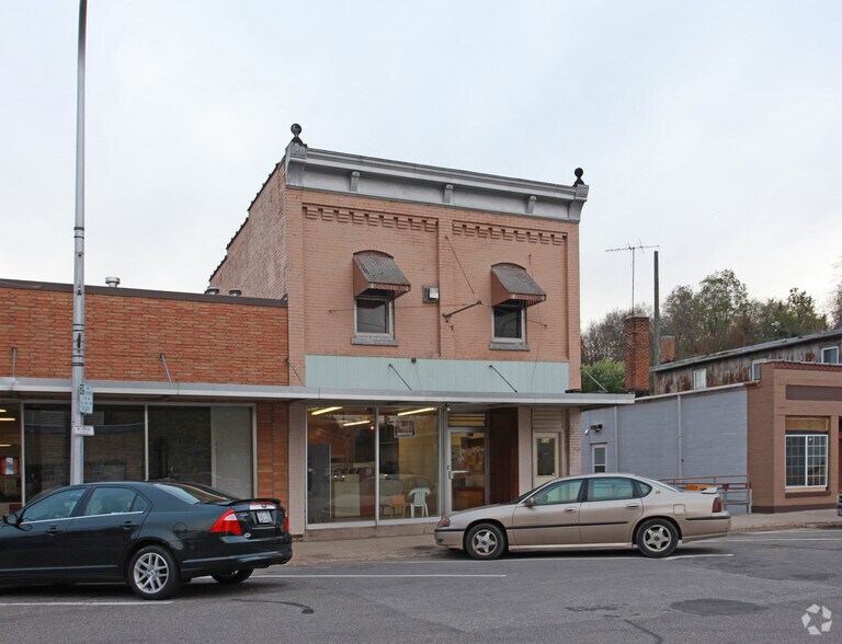 234-236 N Broadway Ave, Ellsworth, WI à vendre - Photo de l’immeuble – Image 2 sur 2