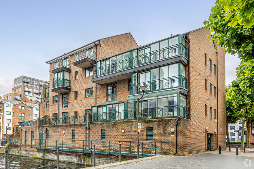 12-14 Pepper St, Londres à vendre - Photo de l’immeuble – Image 2 sur 2