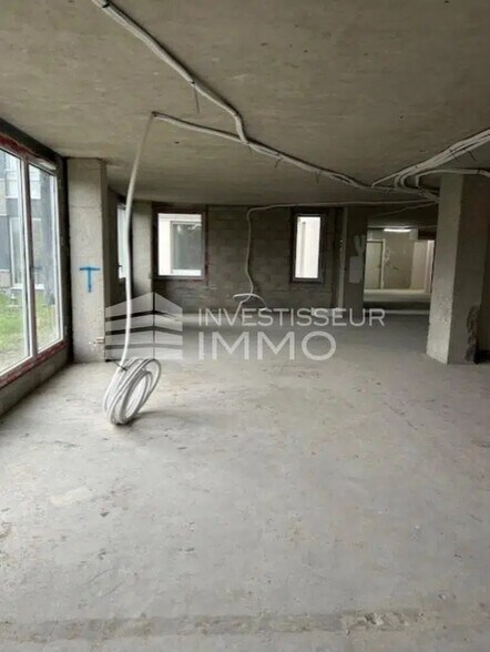 Bureau dans Suresnes à vendre - Photo de l’immeuble – Image 2 sur 6