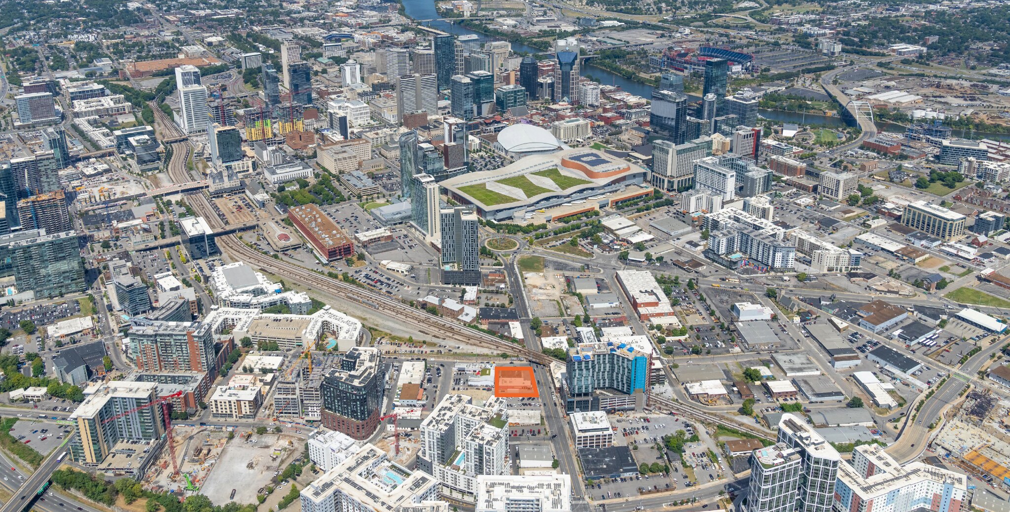 605 8th Ave S, Nashville, TN à vendre Photo de l’immeuble– Image 1 sur 3