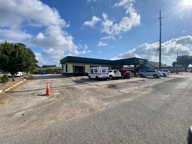 6199 39th St, Groves, TX à vendre - Photo de l’immeuble – Image 2 sur 34