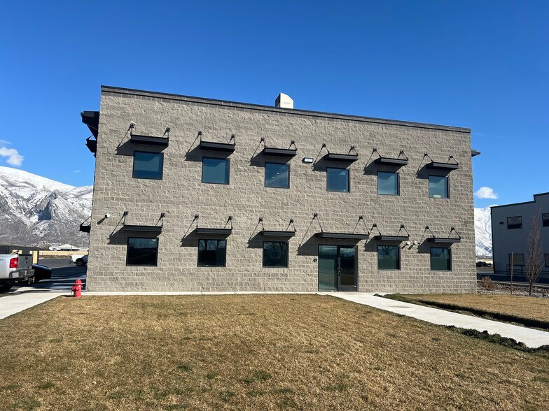 445 N 2000 W, Springville, UT à louer - Photo de l’immeuble – Image 2 sur 13