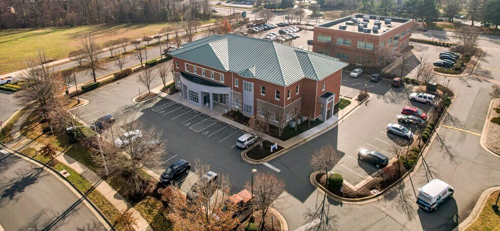 1071 Care Way, Fredericksburg, VA à louer - Photo de l’immeuble – Image 2 sur 2