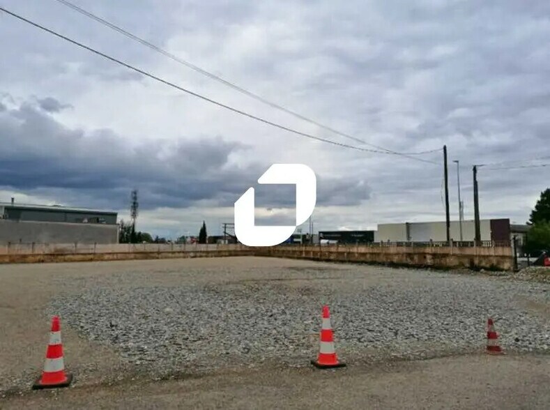 Route D'Heyrieux, Mions à louer - Photo de l’immeuble – Image 2 sur 5