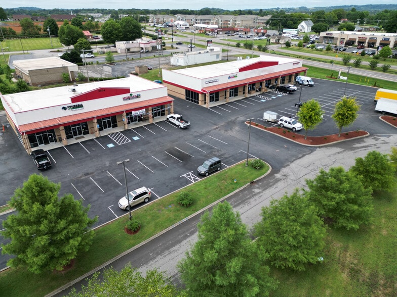2500 Cayer Ln, Columbia, TN à louer - Photo principale – Image 1 sur 2