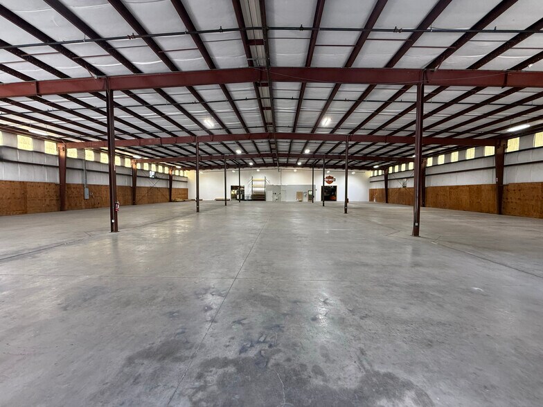 1356 Bennett Dr, Longwood, FL à louer - Photo de l’immeuble – Image 3 sur 46