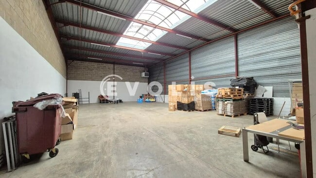 Plus de détails pour Bureau, Local d'activités à louer