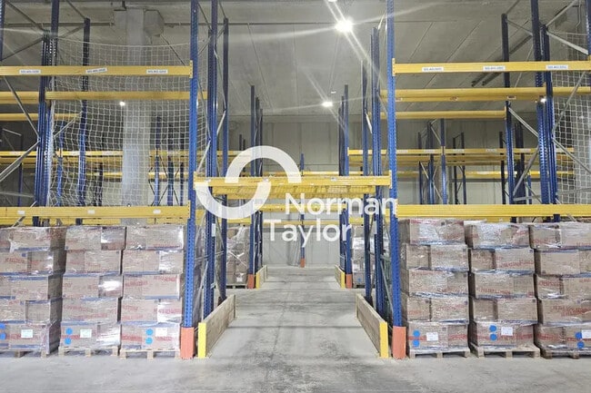 Plus de détails pour Local d'activités à louer