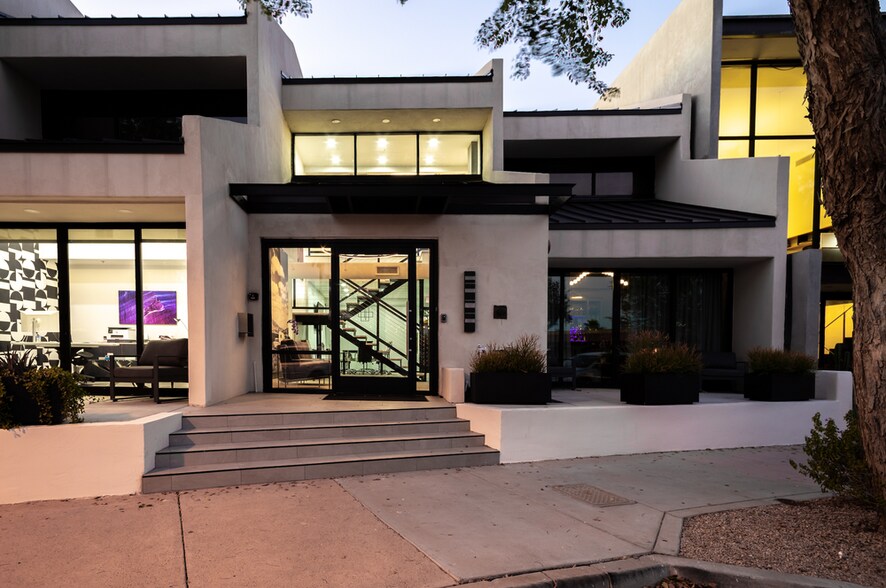 6910 E 5th Ave, Scottsdale, AZ à louer - Photo de l’immeuble – Image 1 sur 5