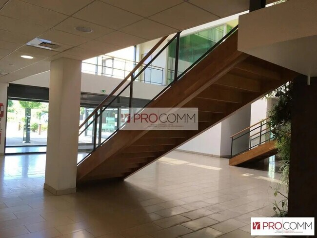 Plus de détails pour Bureau à louer