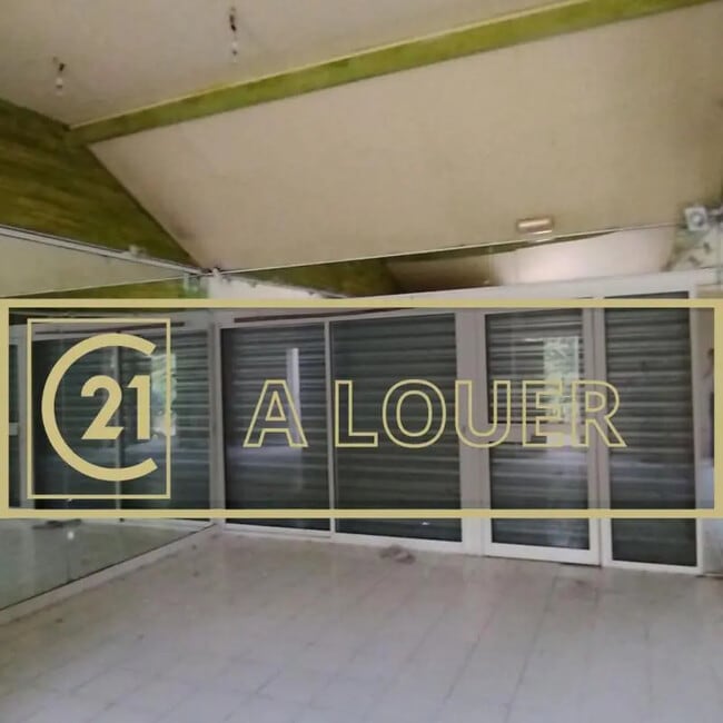 Plus de détails pour Local commercial à louer
