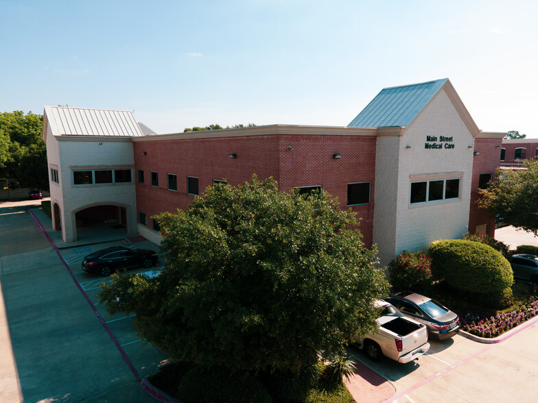 571 W Main St, Lewisville, TX à louer - Photo de l’immeuble – Image 3 sur 9