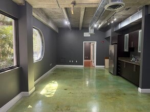 2140 S Dixie Hwy, Coconut Grove, FL à louer Photo intérieure– Image 1 sur 2