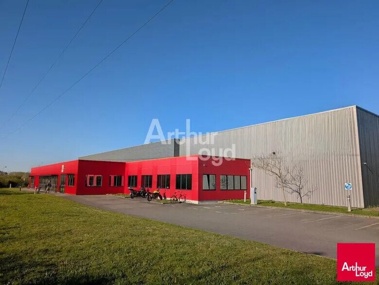 Local d’activités dans Le Rheu à louer - Photo de l’immeuble – Image 1 sur 5