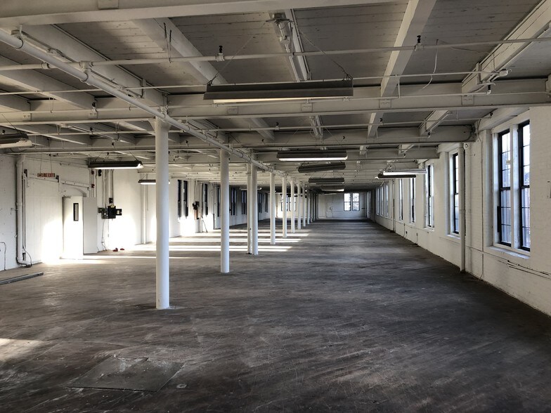 69 King St, Dover, NJ à louer - Photo intérieure – Image 3 sur 9