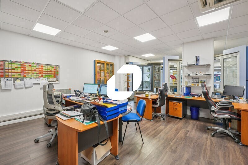 Bureau dans Asnières-sur-Seine à vendre - Photo intérieure – Image 1 sur 11