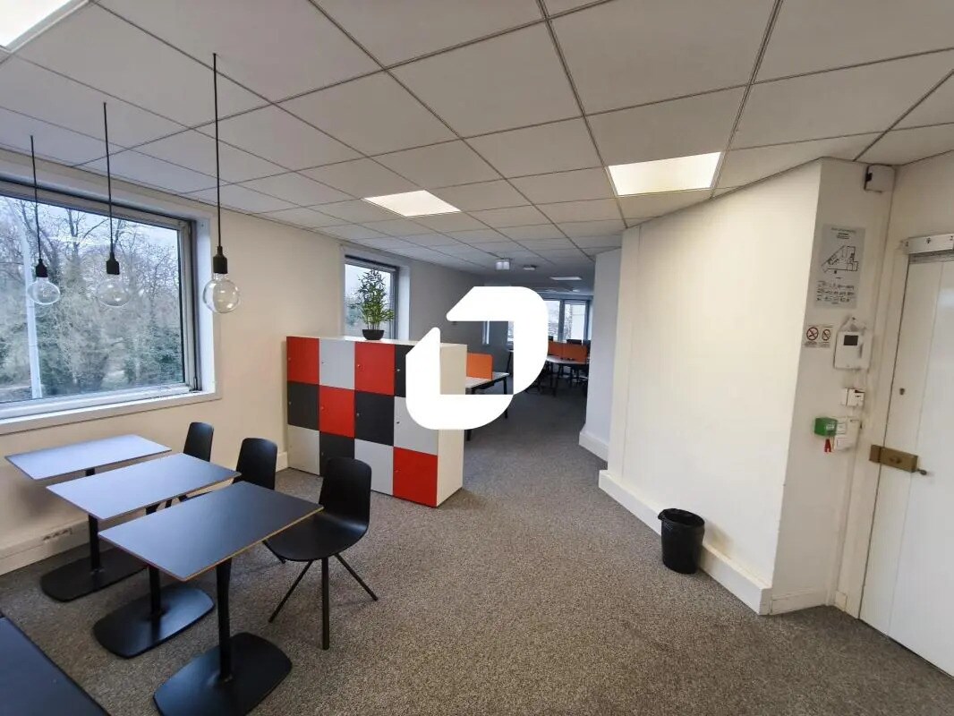 Bureau dans Joinville-le-Pont à louer Photo de l’immeuble– Image 1 sur 13