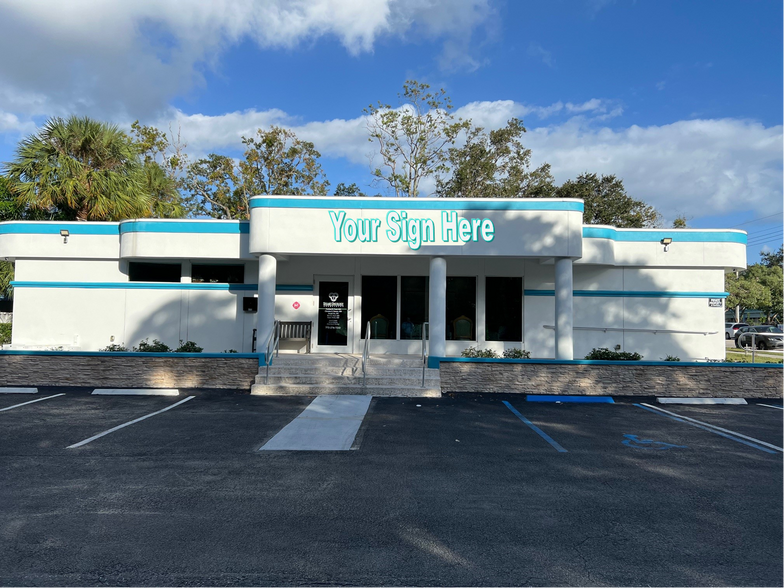 433 E Ocean Blvd, Stuart, FL à louer - Photo de l’immeuble – Image 2 sur 18