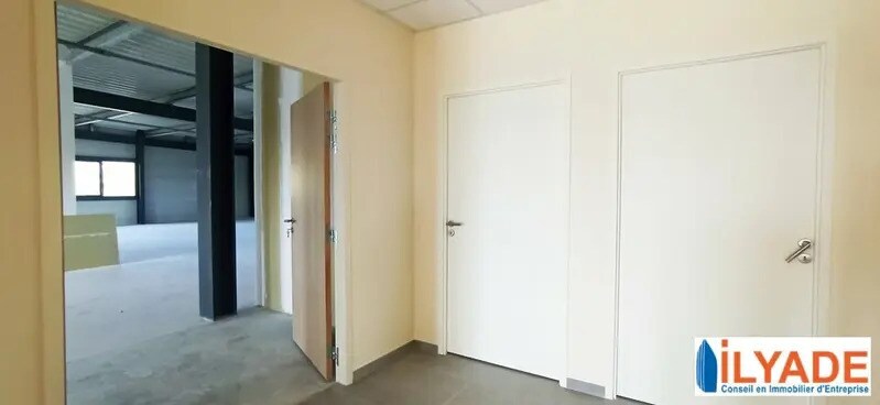 Bureau dans Pertuis à louer - Photo de l’immeuble – Image 3 sur 9