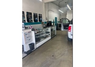 2016 W Foothill Blvd, Upland, CA à louer Photo intérieure– Image 2 sur 4