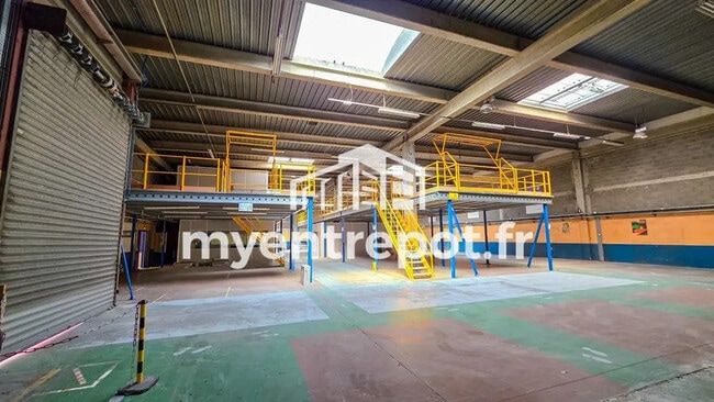 Plus de détails pour Local d'activités à louer