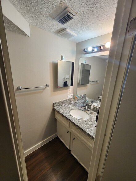 517 5th St, Humble, TX à vendre - Photo de l’immeuble – Image 2 sur 37