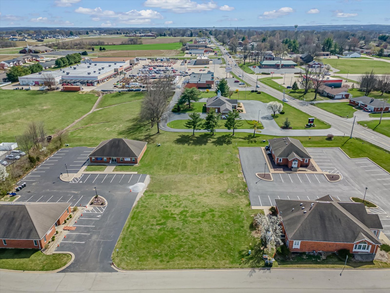 212 Bradford Ln, Waterloo, IL à vendre Photo de l’immeuble– Image 1 sur 7