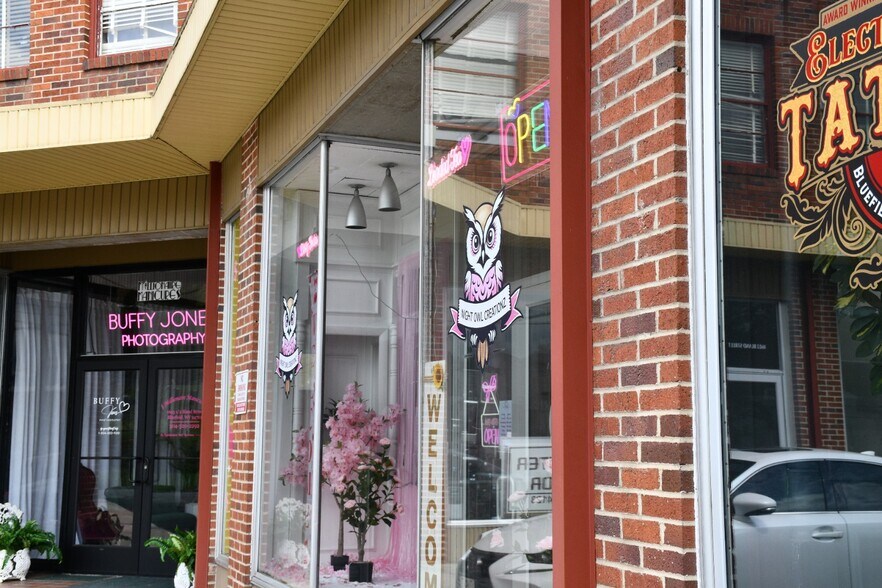 1607 Bland St, Bluefield, WV à vendre - Photo de l’immeuble – Image 2 sur 10