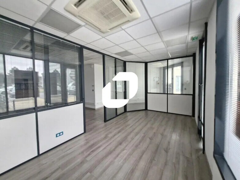 Bureau dans Serris à louer - Photo de l’immeuble – Image 1 sur 4