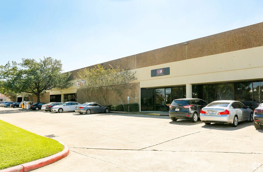 4007 Greenbriar Dr, Stafford, TX à louer - Photo de l’immeuble – Image 2 sur 3
