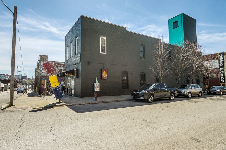 1600 Locust St, Kansas City, MO à vendre - Photo de l’immeuble – Image 2 sur 25