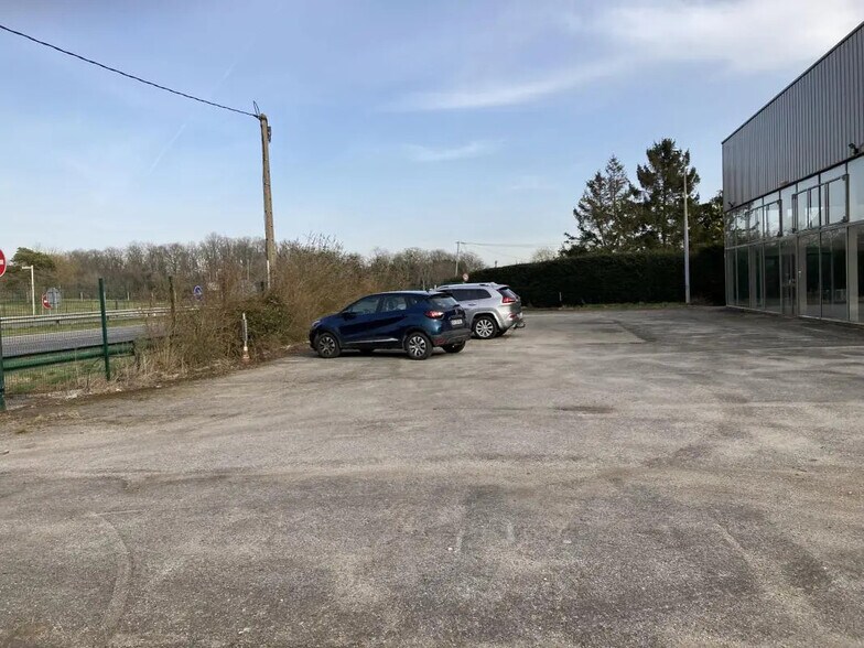 Local d’activités dans VERNEUIL D'AVRE ET D'ITON à louer - Photo de l’immeuble – Image 2 sur 19