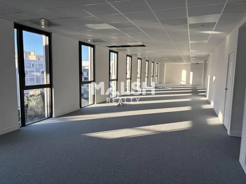 Bureau dans Lyon à vendre - Photo de l’immeuble – Image 2 sur 21