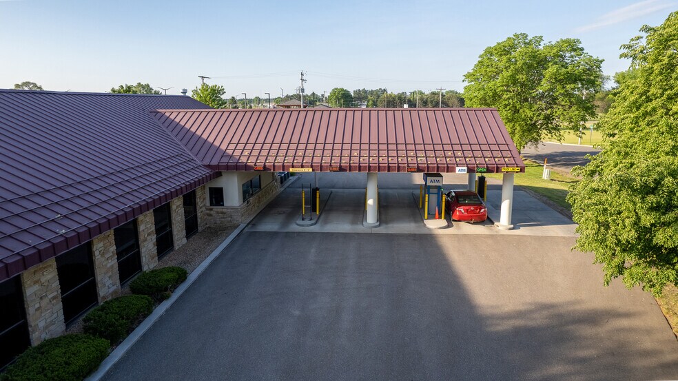 2851 Post Rd, Plover, WI à vendre - Photo de l’immeuble – Image 2 sur 6