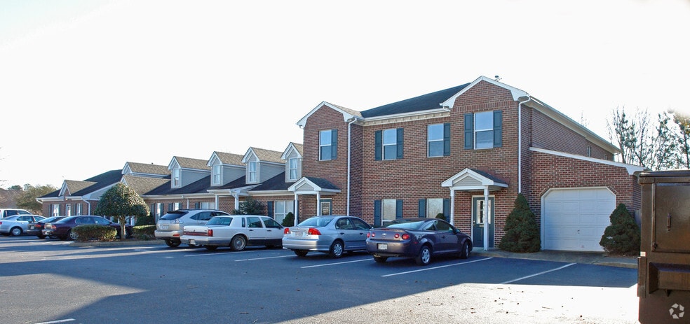 1104 Madison Plz, Chesapeake, VA à louer - Photo principale – Image 1 sur 5