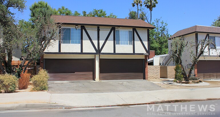 7342 Ventura Canyon Ave, Van Nuys, CA à vendre - Photo de l’immeuble – Image 2 sur 3