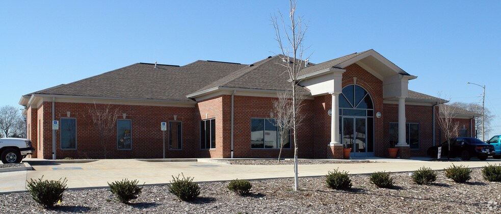 351 Quecreek Cir, Smyrna, TN à louer - Photo de l’immeuble – Image 2 sur 4