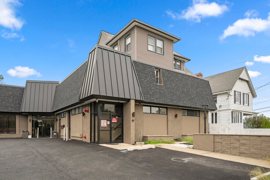 35 Pangborn Pl, Hackensack, NJ à louer - Photo de l’immeuble – Image 2 sur 27