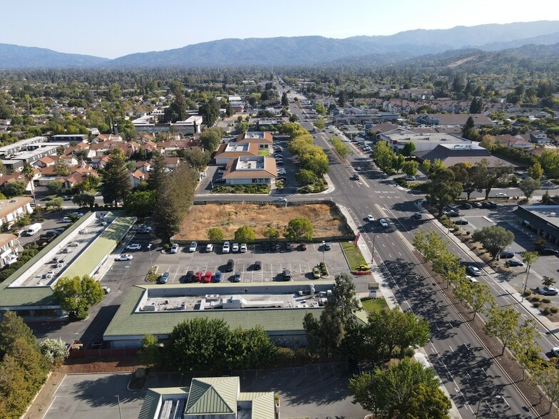 1090 S De Anza Blvd, San Jose, CA à vendre - Aérien – Image 2 sur 14
