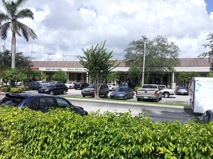 4343 S State Road 7, Davie, FL à louer - Photo principale – Image 1 sur 10