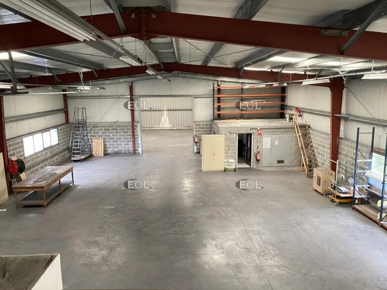 Industriel/Logistique dans Saint-Symphorien-d'Ozon à vendre - Photo de l’immeuble – Image 3 sur 17