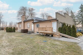 Plus de détails pour 288 Kemp Rd W, Grimsby, ON - Local commercial à vendre